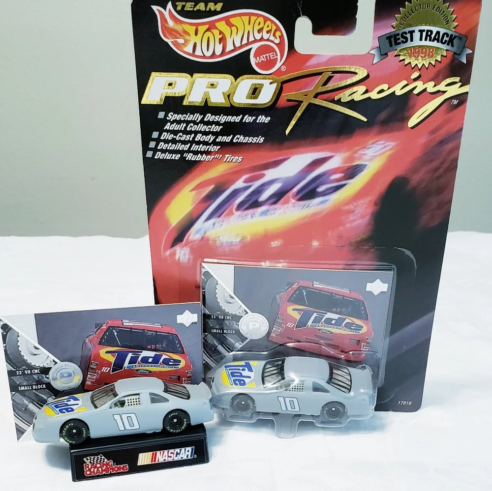 NASCAR Hotwheels Collection- Test Track - Picture 6 of 8